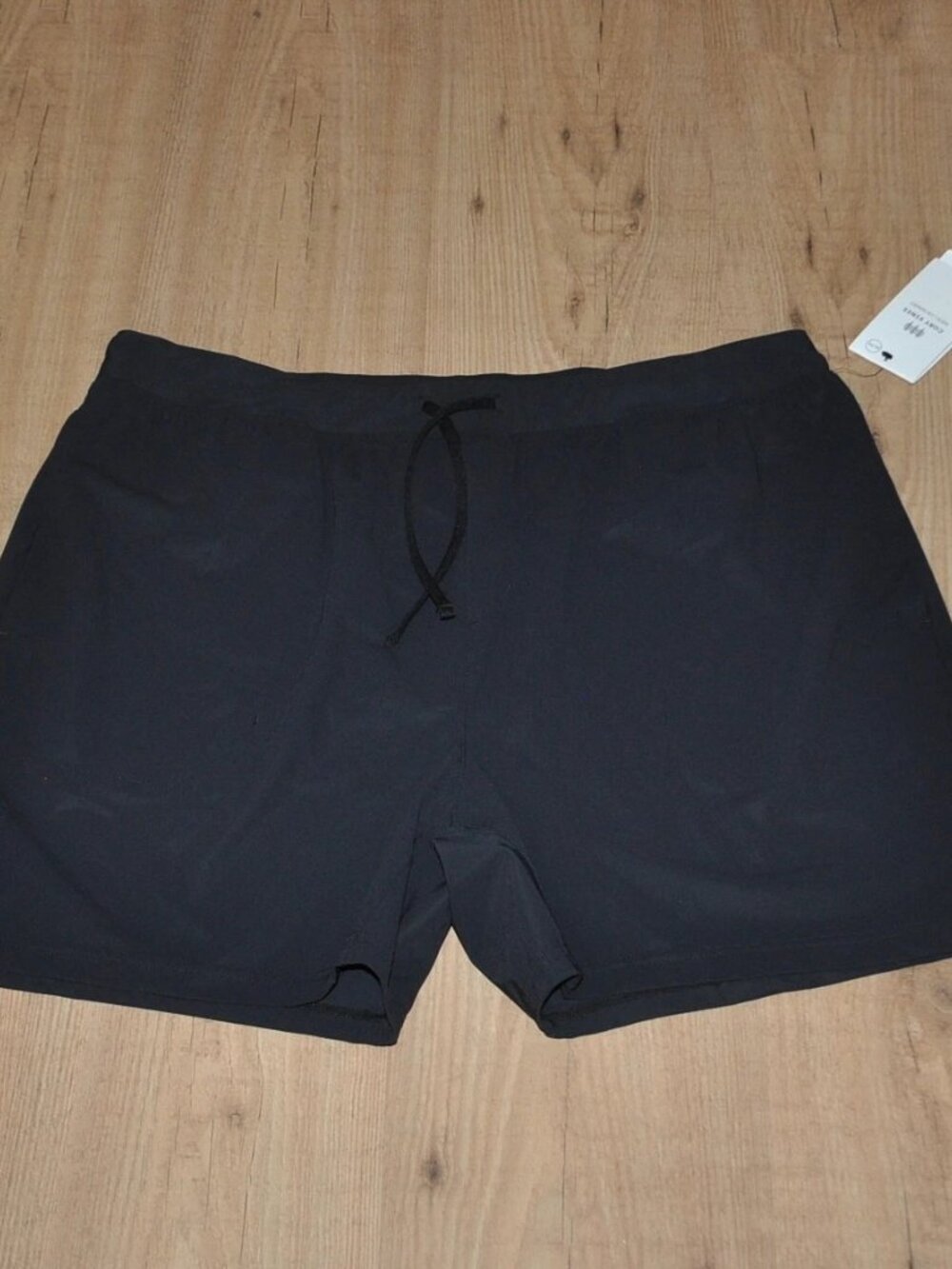 CORY VINES men's shorts XL NWT